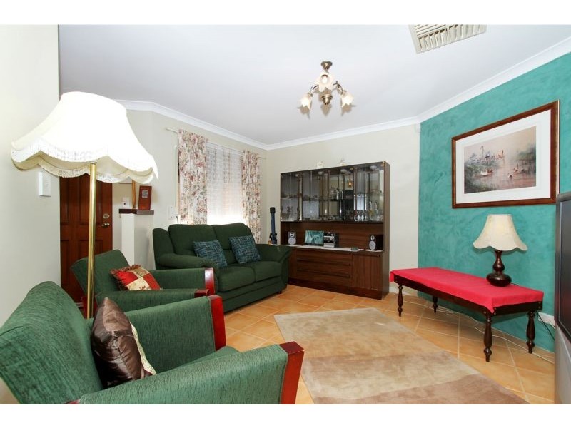 20 Firmstone Circle, Landsdale WA 6065