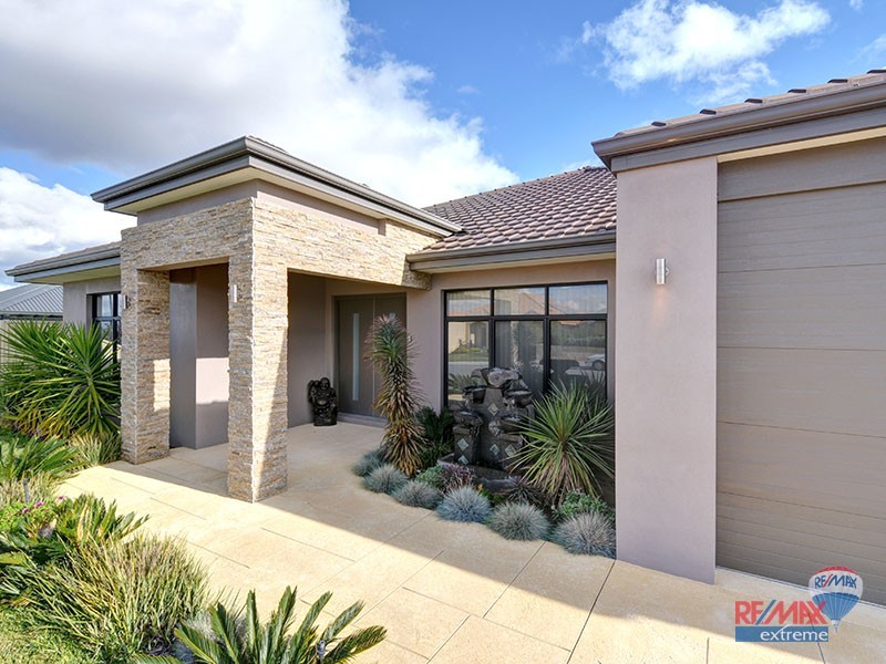 14 Bardeen Pass, Carramar WA 6031