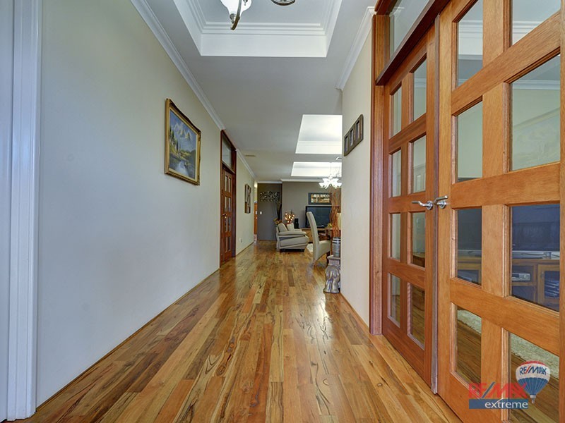 14 Bardeen Pass, Carramar WA 6031