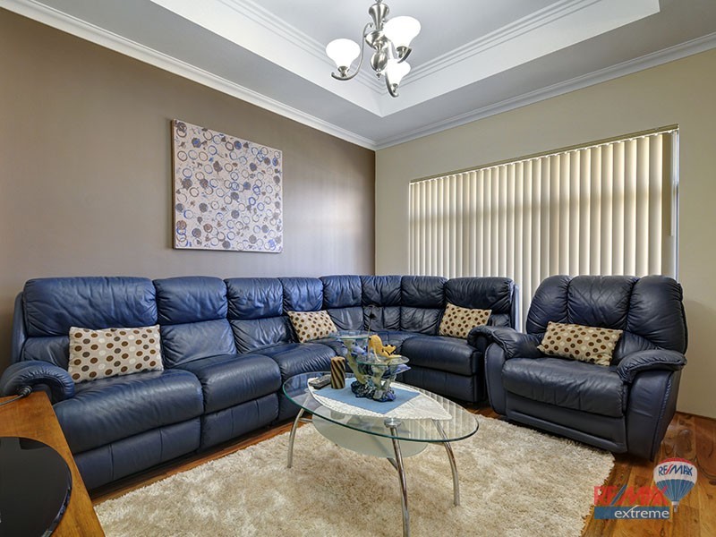 14 Bardeen Pass, Carramar WA 6031