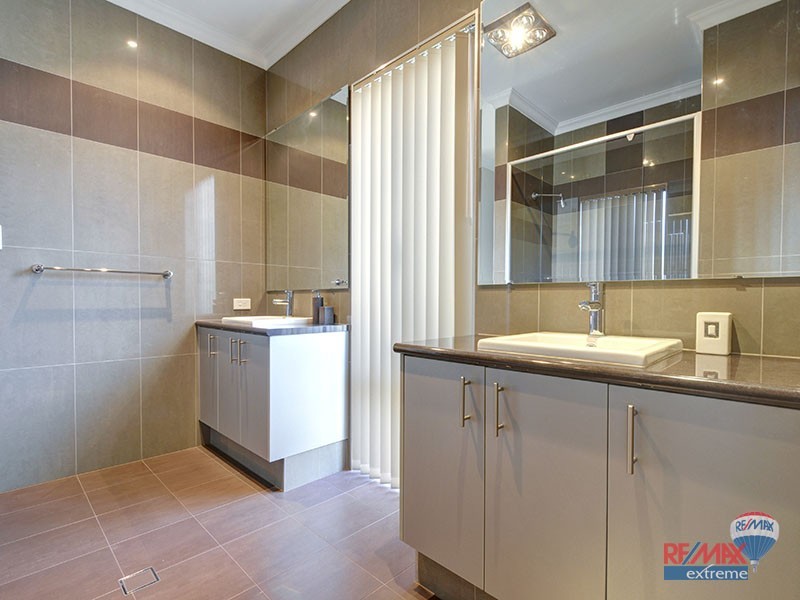 14 Bardeen Pass, Carramar WA 6031