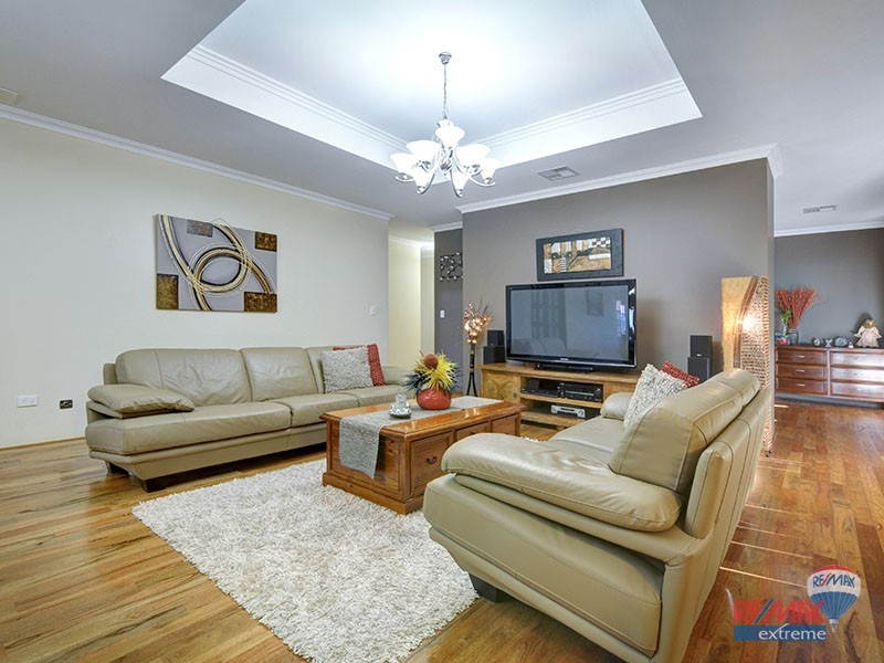 14 Bardeen Pass, Carramar WA 6031