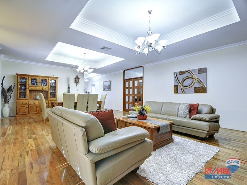 14 Bardeen Pass, Carramar WA 6031