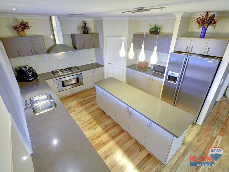 14 Bardeen Pass, Carramar WA 6031