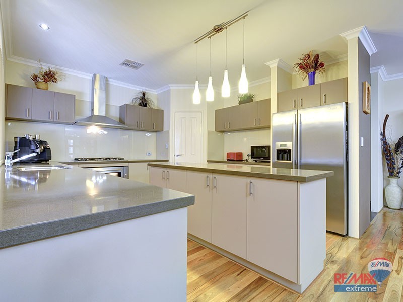 14 Bardeen Pass, Carramar WA 6031