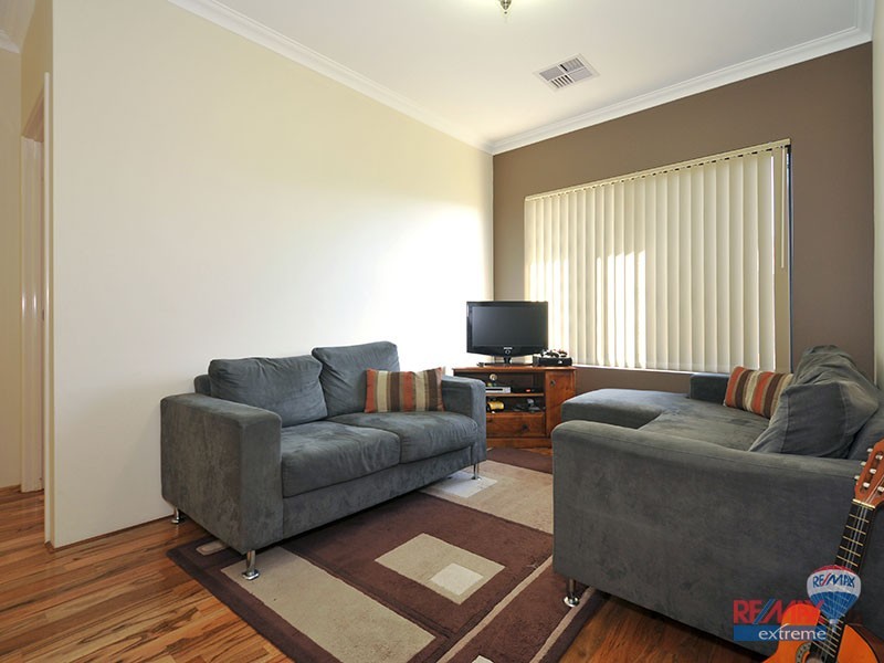14 Bardeen Pass, Carramar WA 6031