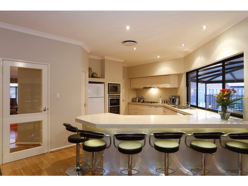 4 Kirra Court, Hillarys WA 6025