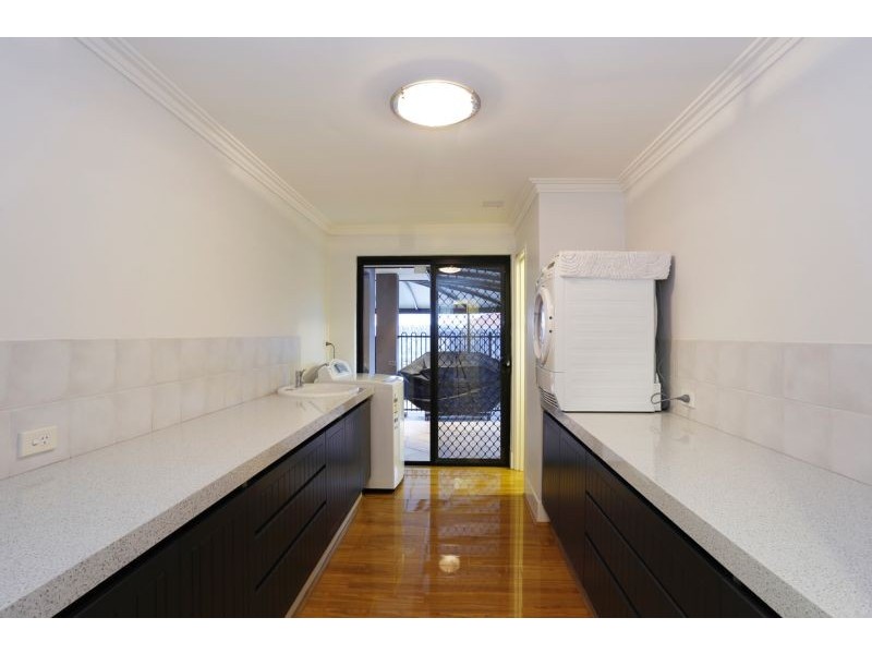 4 Kirra Court, Hillarys WA 6025