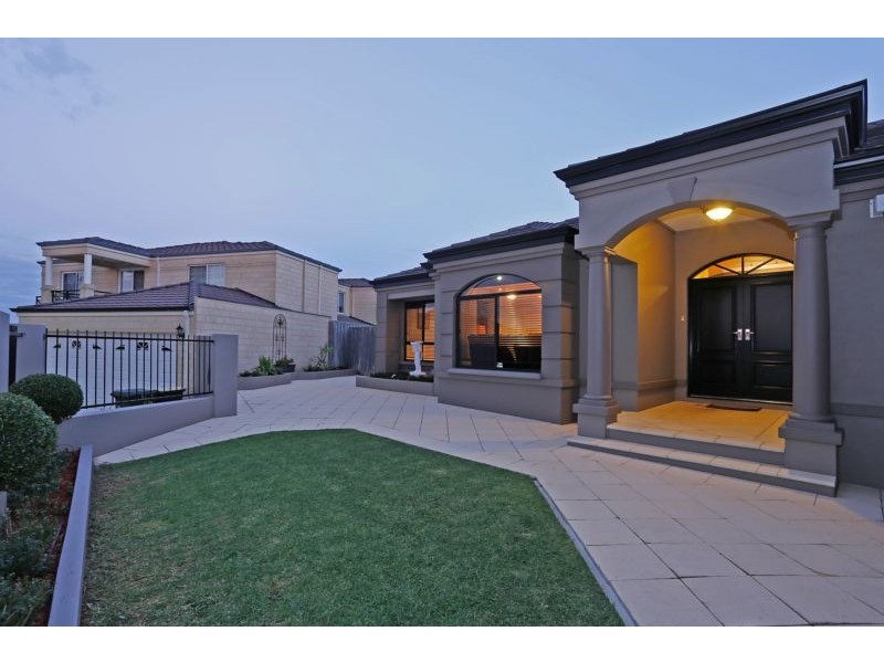 4 Kirra Court, Hillarys WA 6025