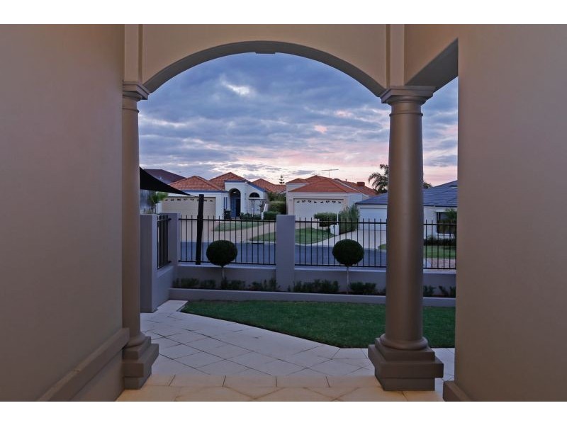 4 Kirra Court, Hillarys WA 6025