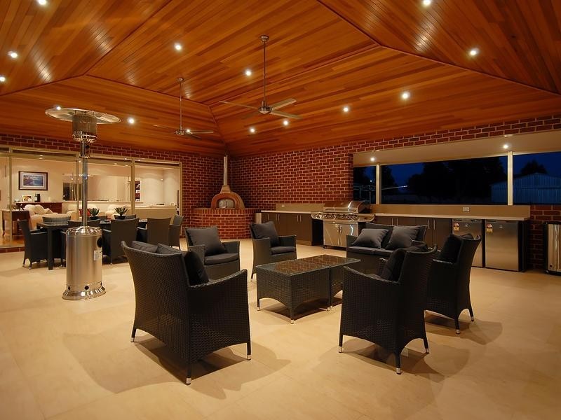 576 Neaves Road, Mariginiup WA 6065