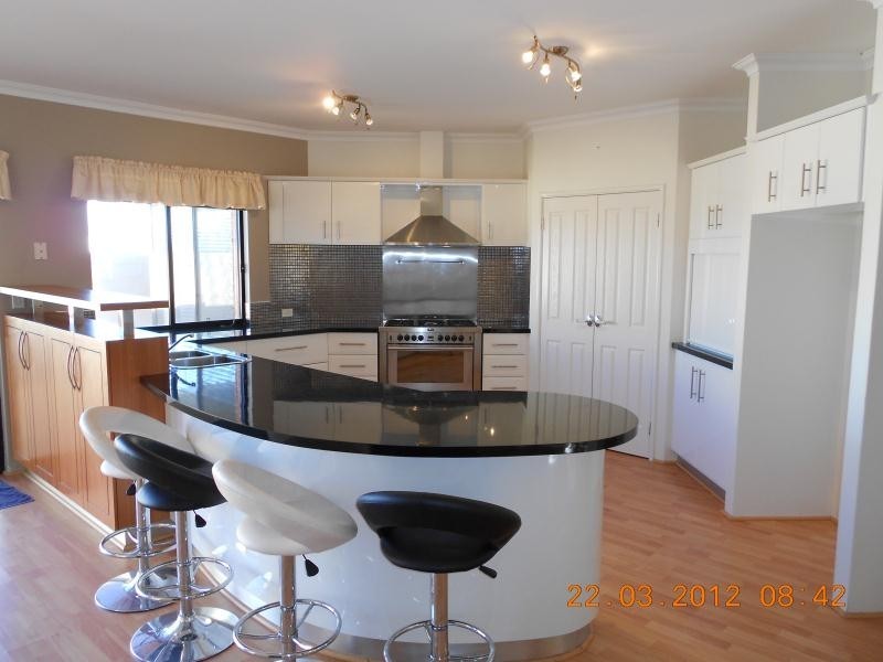 8 Bream Way, Yanchep WA 6035