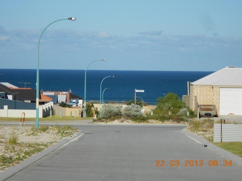 8 Bream Way, Yanchep WA 6035