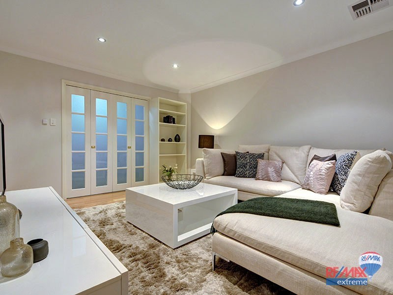 24 Manchester Drive, Hocking WA 6065