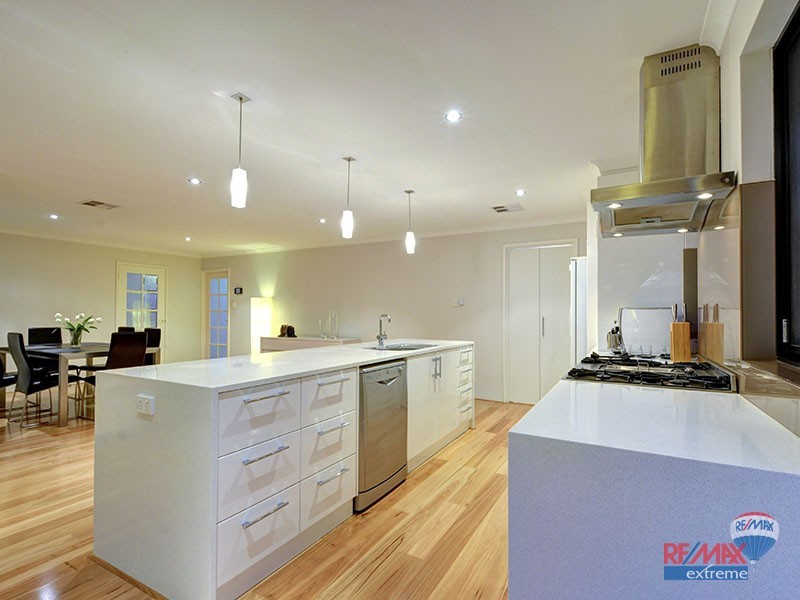 24 Manchester Drive, Hocking WA 6065