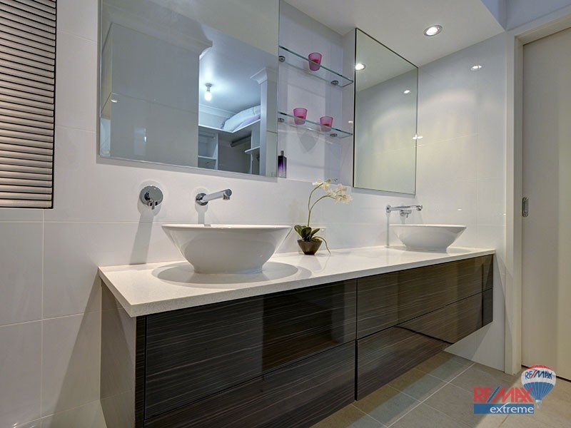 24 Manchester Drive, Hocking WA 6065