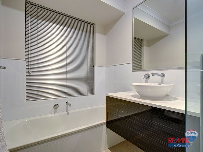 24 Manchester Drive, Hocking WA 6065