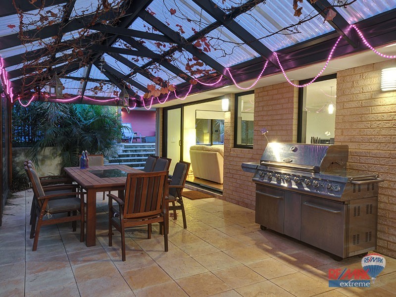 24 Manchester Drive, Hocking WA 6065