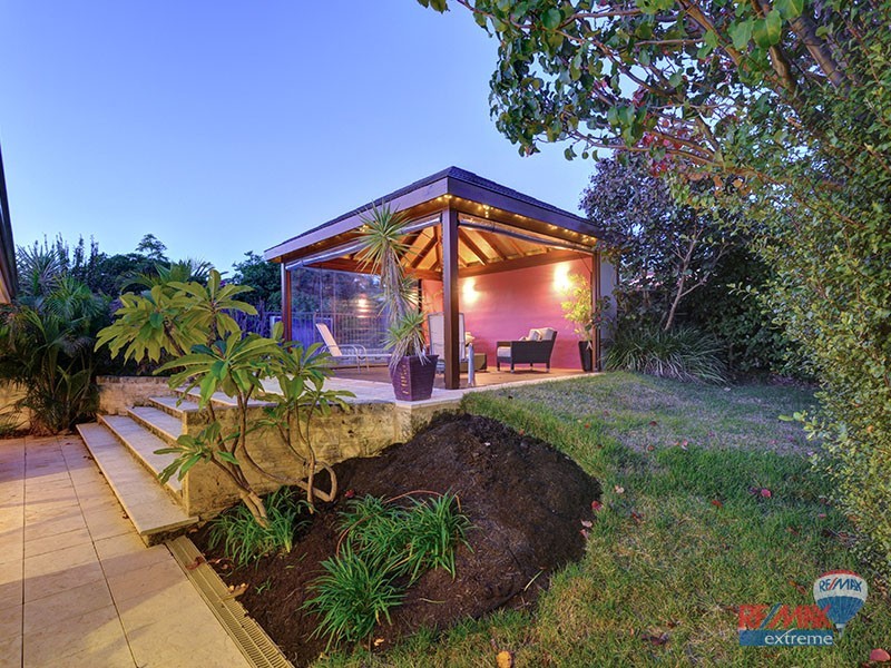 24 Manchester Drive, Hocking WA 6065