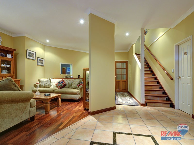 16 Darlington Loop, Pearsall WA 6065