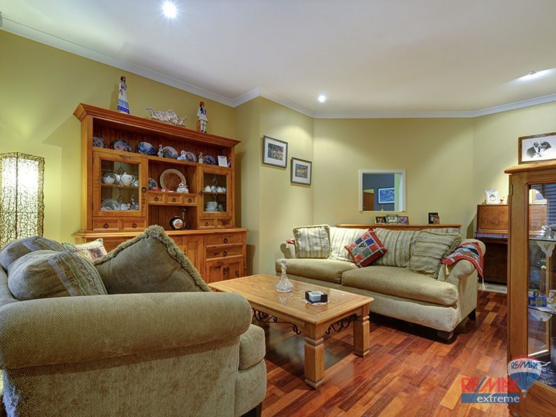 16 Darlington Loop, Pearsall WA 6065