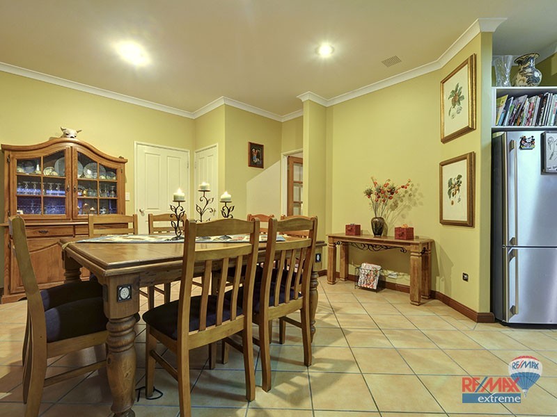 16 Darlington Loop, Pearsall WA 6065