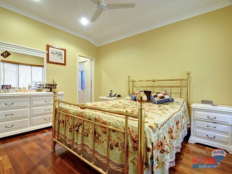 16 Darlington Loop, Pearsall WA 6065