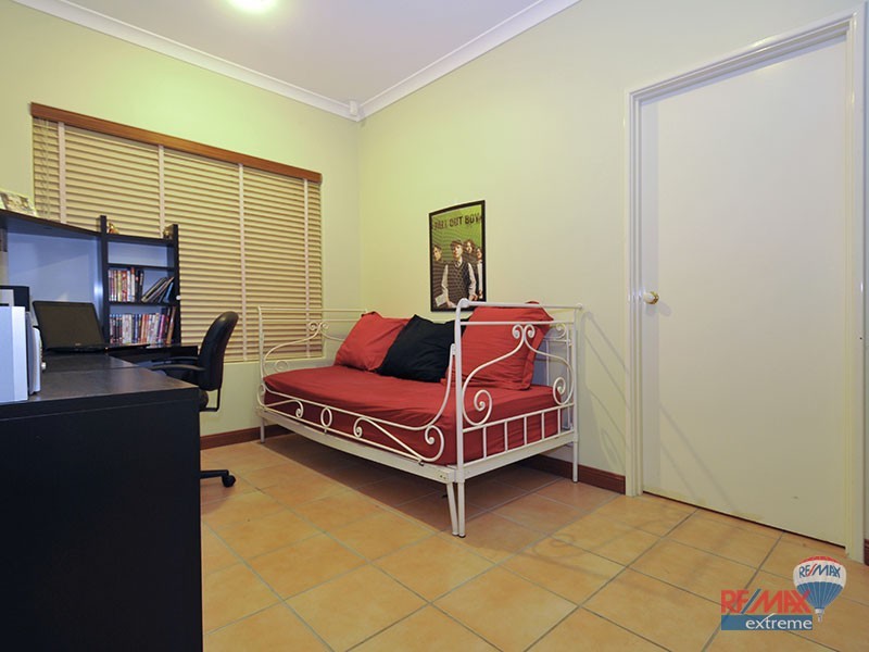 16 Darlington Loop, Pearsall WA 6065