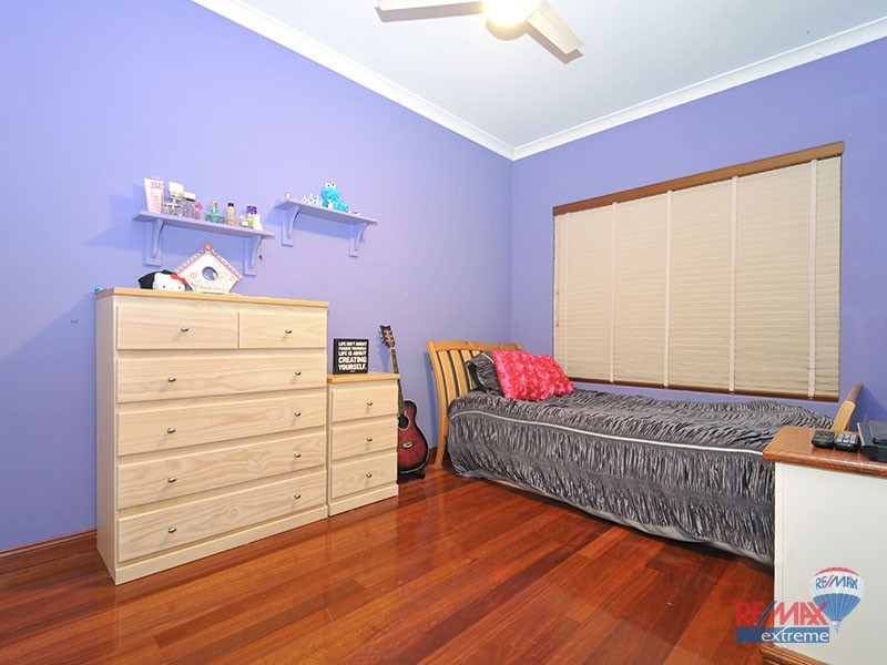 16 Darlington Loop, Pearsall WA 6065