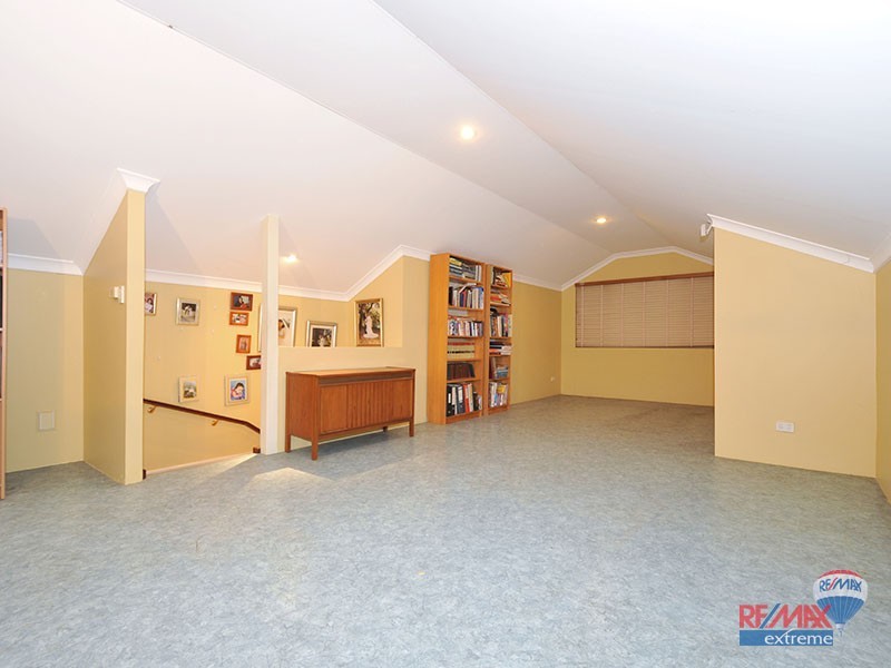 16 Darlington Loop, Pearsall WA 6065