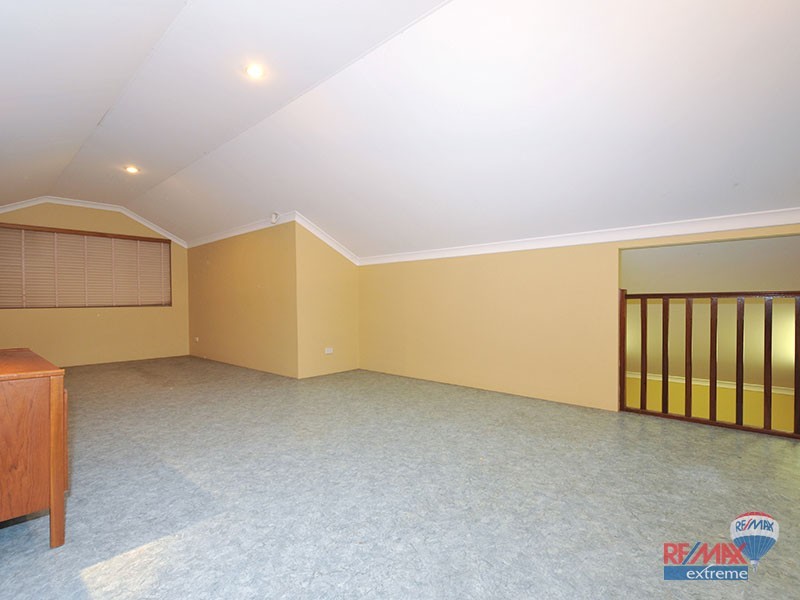 16 Darlington Loop, Pearsall WA 6065