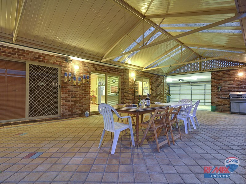 16 Darlington Loop, Pearsall WA 6065