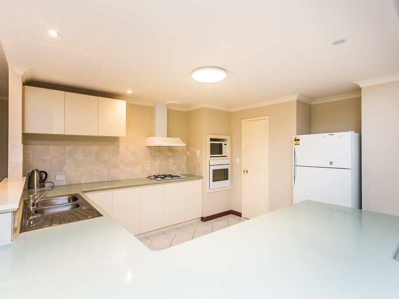 9 Jandabup Close, Sinagra WA 6065