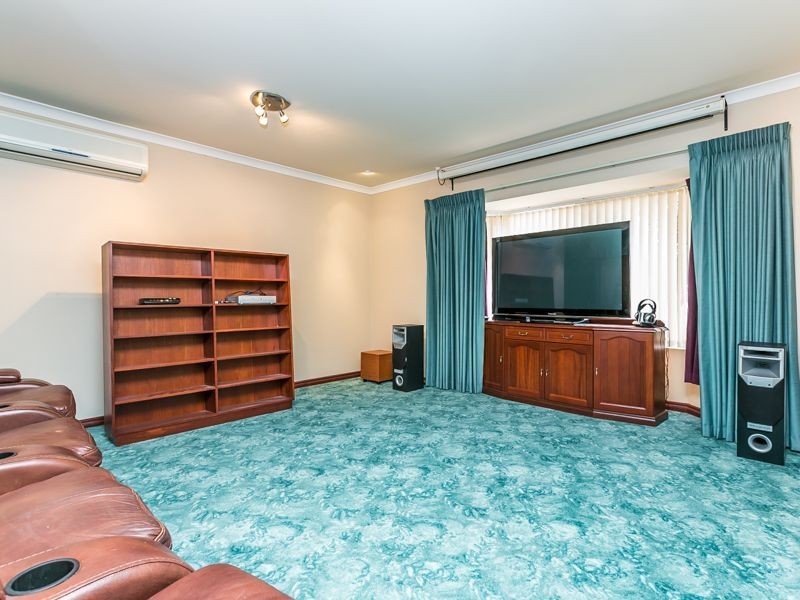 9 Jandabup Close, Sinagra WA 6065