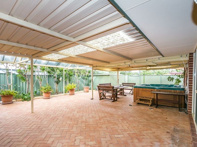 9 Jandabup Close, Sinagra WA 6065