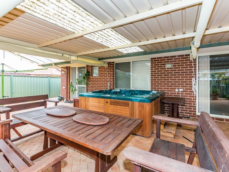 9 Jandabup Close, Sinagra WA 6065