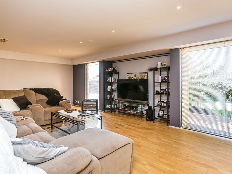 11 Shropshire Crescent, Butler WA 6036