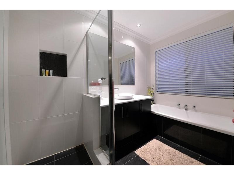 3 Apsley Bend, Tapping WA 6065