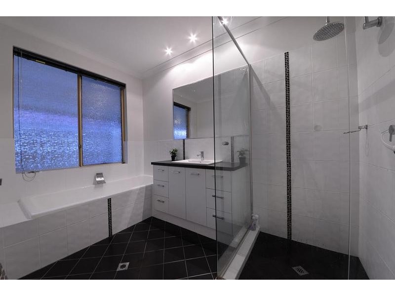 47 Rosewood Crescent, Dianella WA 6059