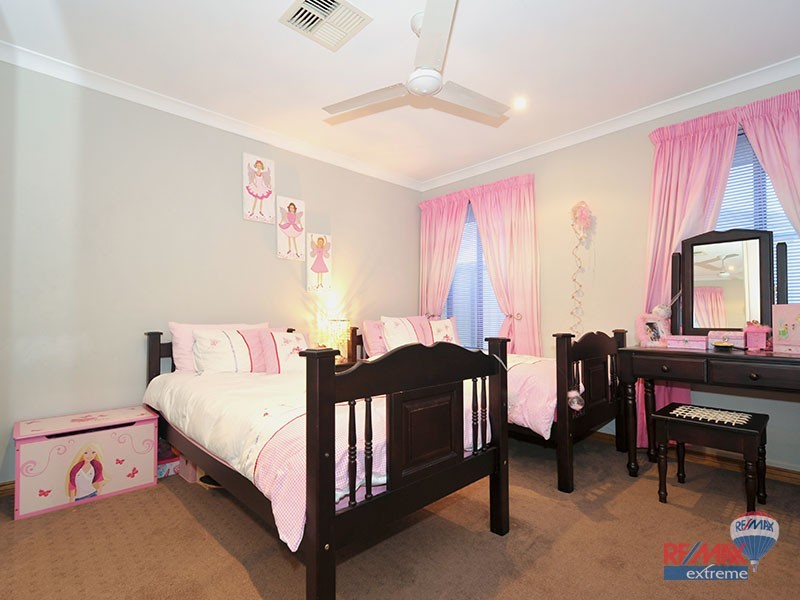 54 Narrien Loop, Hocking WA 6065