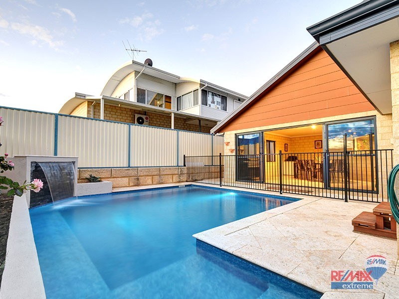 54 Narrien Loop, Hocking WA 6065