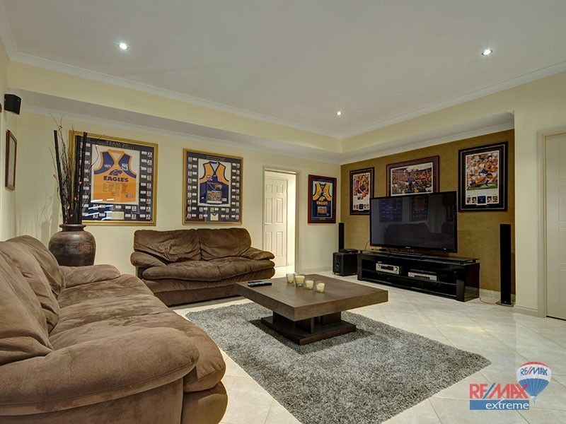 15 Chalk Elbow, Pearsall WA 6065