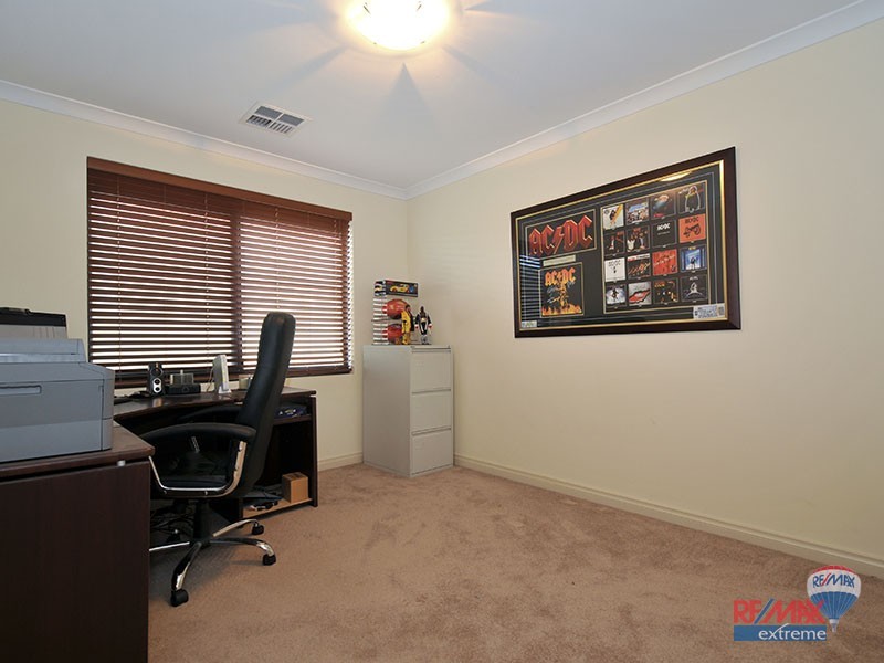 15 Chalk Elbow, Pearsall WA 6065