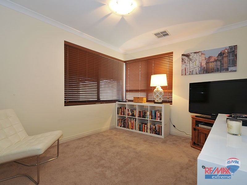 15 Chalk Elbow, Pearsall WA 6065