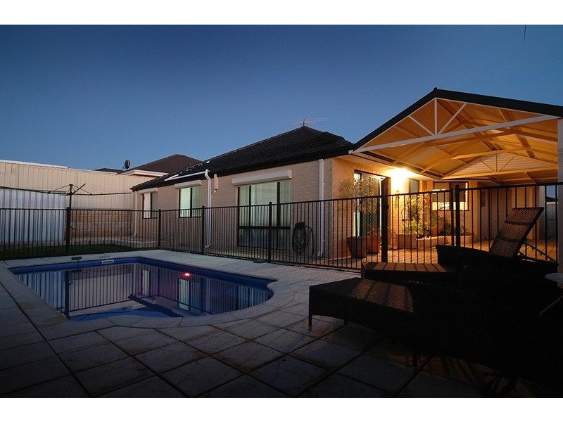 51 Kirkstall Drive, Hocking WA 6065