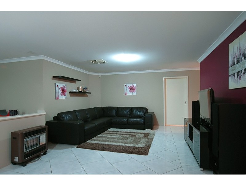 51 Kirkstall Drive, Hocking WA 6065