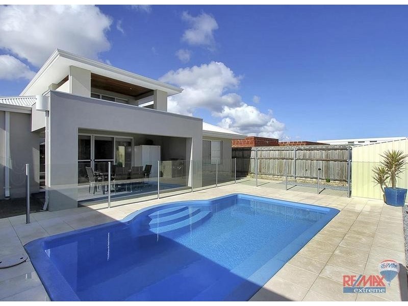 17 Seaside Ave, Yanchep WA 6035