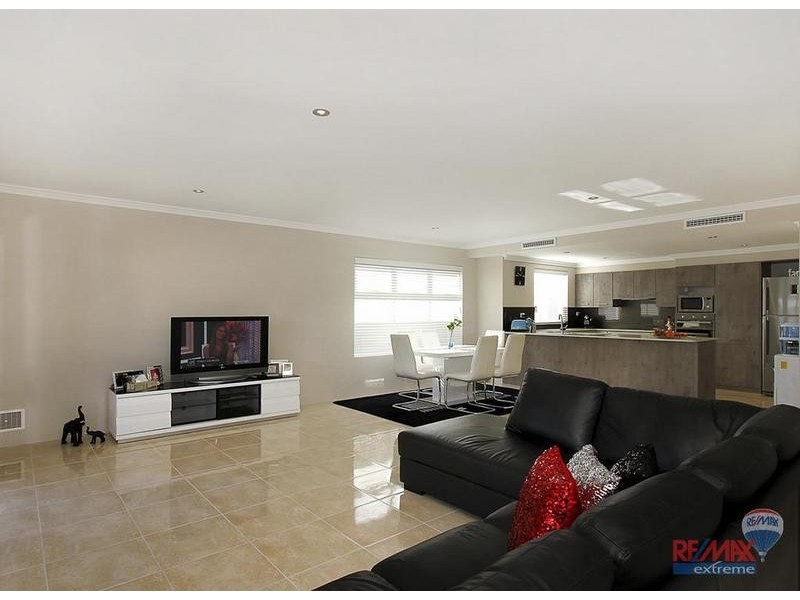 17 Seaside Ave, Yanchep WA 6035