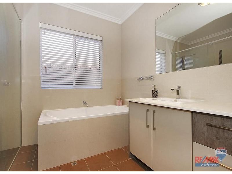 17 Seaside Ave, Yanchep WA 6035