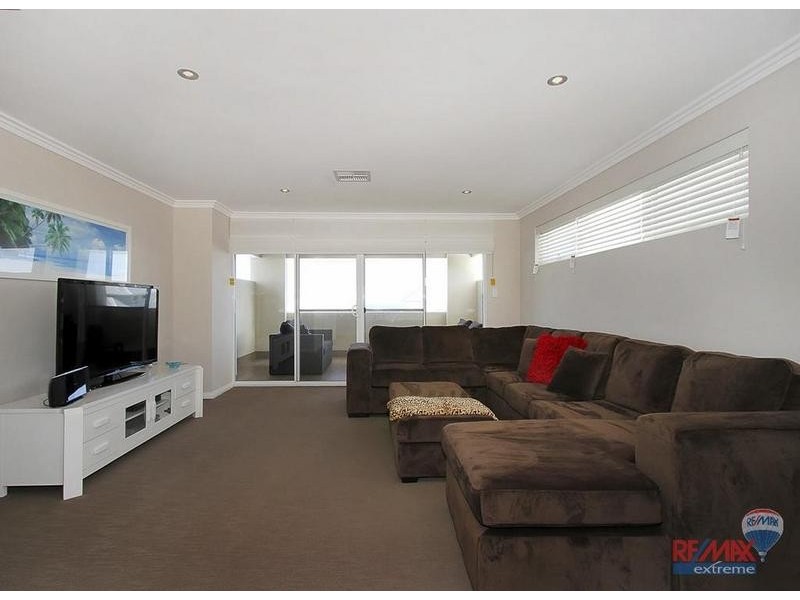 17 Seaside Ave, Yanchep WA 6035